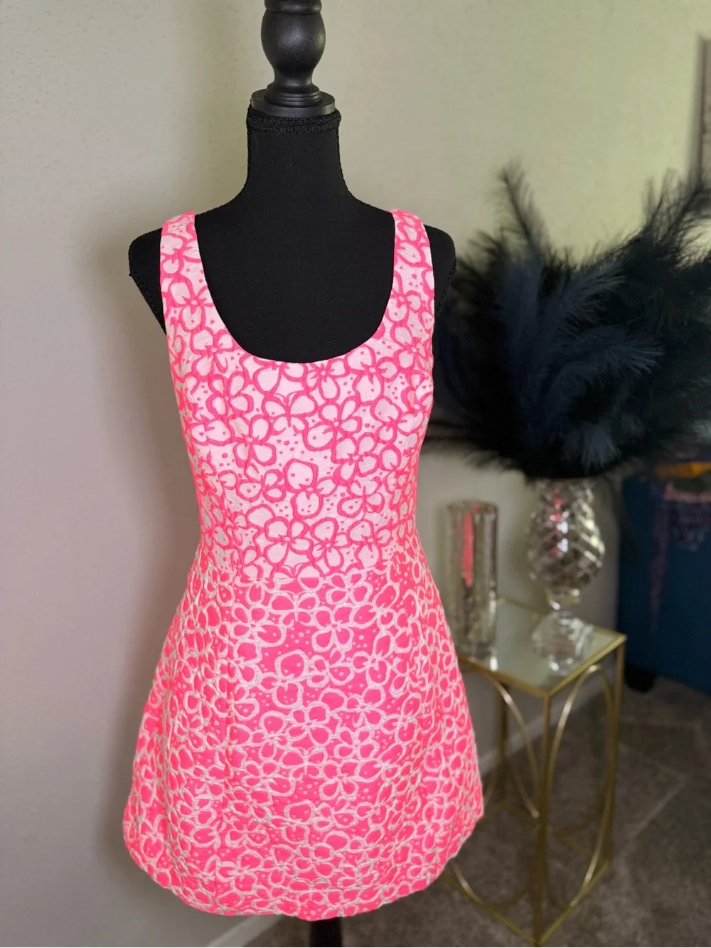 Lilly Pulitzer Neon Pink White Floral Embroidered Sleeveless Shift Dress Size 6 - Picture 2 of 12